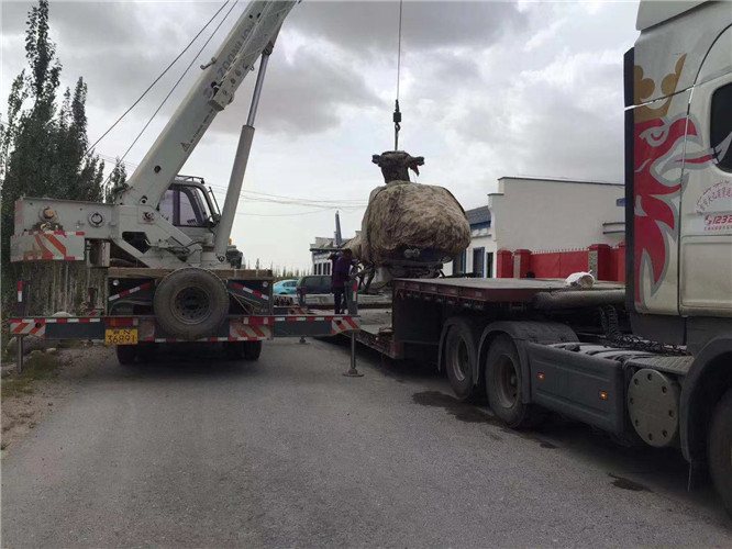 大通狭窄场地（如小区、车间）适合用哪种吊车？