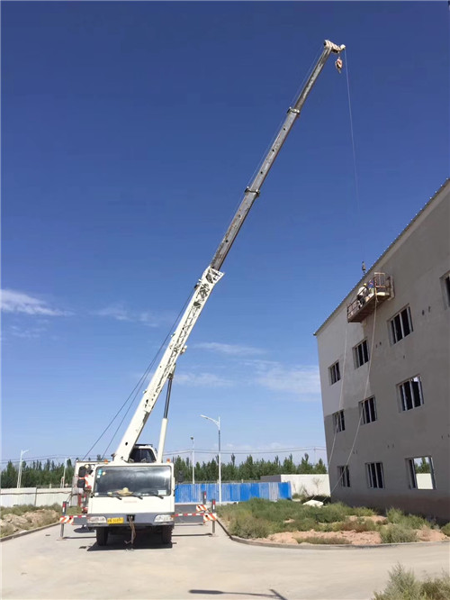 大通“轻装强干”—— 吊车的 “轻量化臂架” 技术